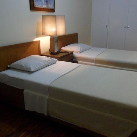 Amorsolo Mansion Hotel 马尼拉 外观 照片