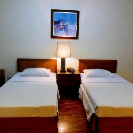 Amorsolo Mansion Hotel 马尼拉 外观 照片