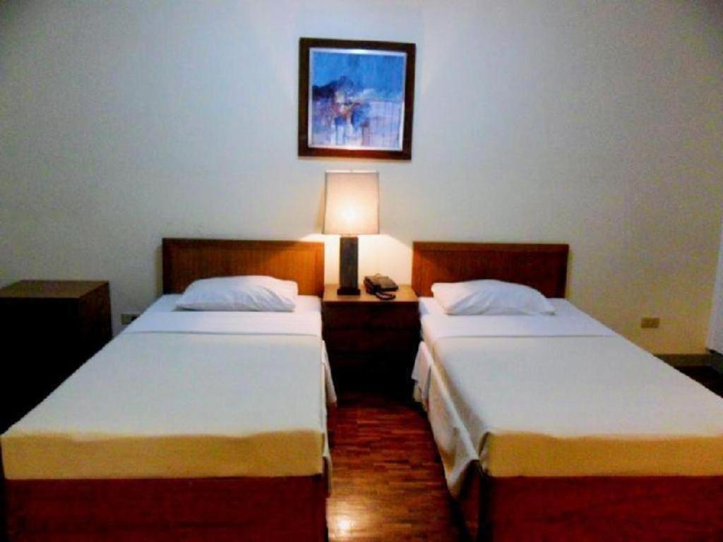 Amorsolo Mansion Hotel 马尼拉 外观 照片