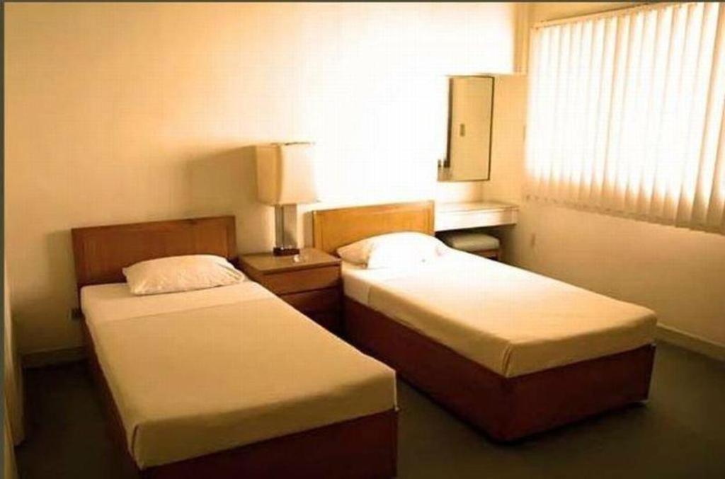 Amorsolo Mansion Hotel 马尼拉 外观 照片